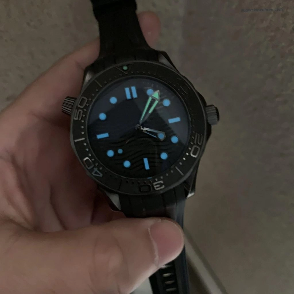 Super Clone Omega Seamaster Diver 300M 210.92.44.20.01.003 schwarze Keramik 43,5 mm
