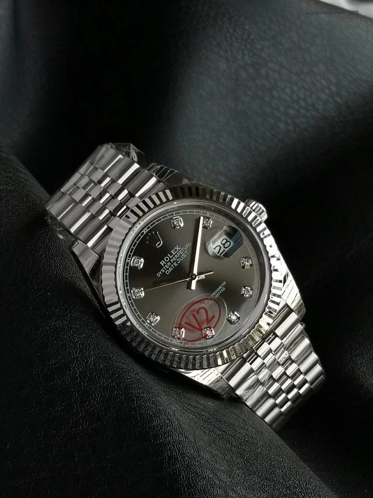 Premium Replica Uhr Rolex Datejust m126334-0006 graues Zifferblatt mit Diamantindizes 41mm