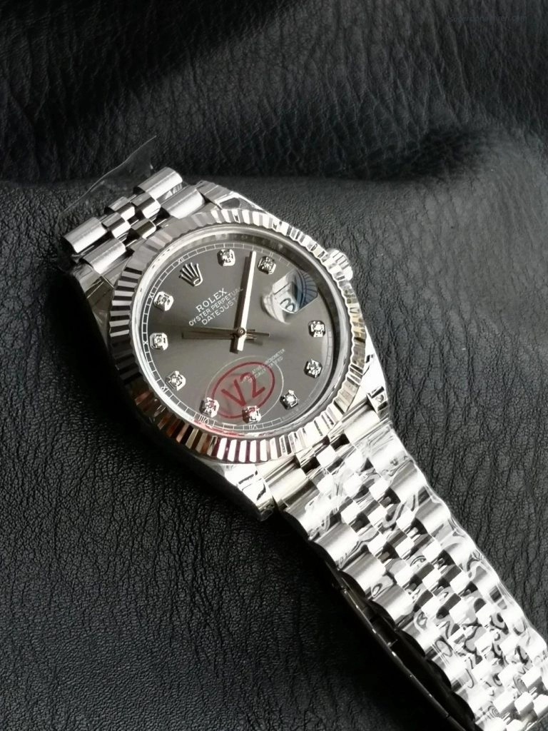 Premium Replica Uhr Rolex Datejust m126334-0006 graues Zifferblatt mit Diamantindizes 41mm