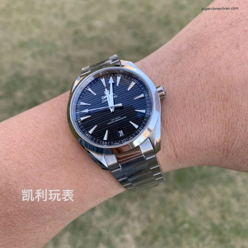 Premium Replica Uhr Omega Seamaster Aqua Terra 220.10.41.21.01.001 schwarzes Teak-Zifferblatt Edelstahlband 41 mm