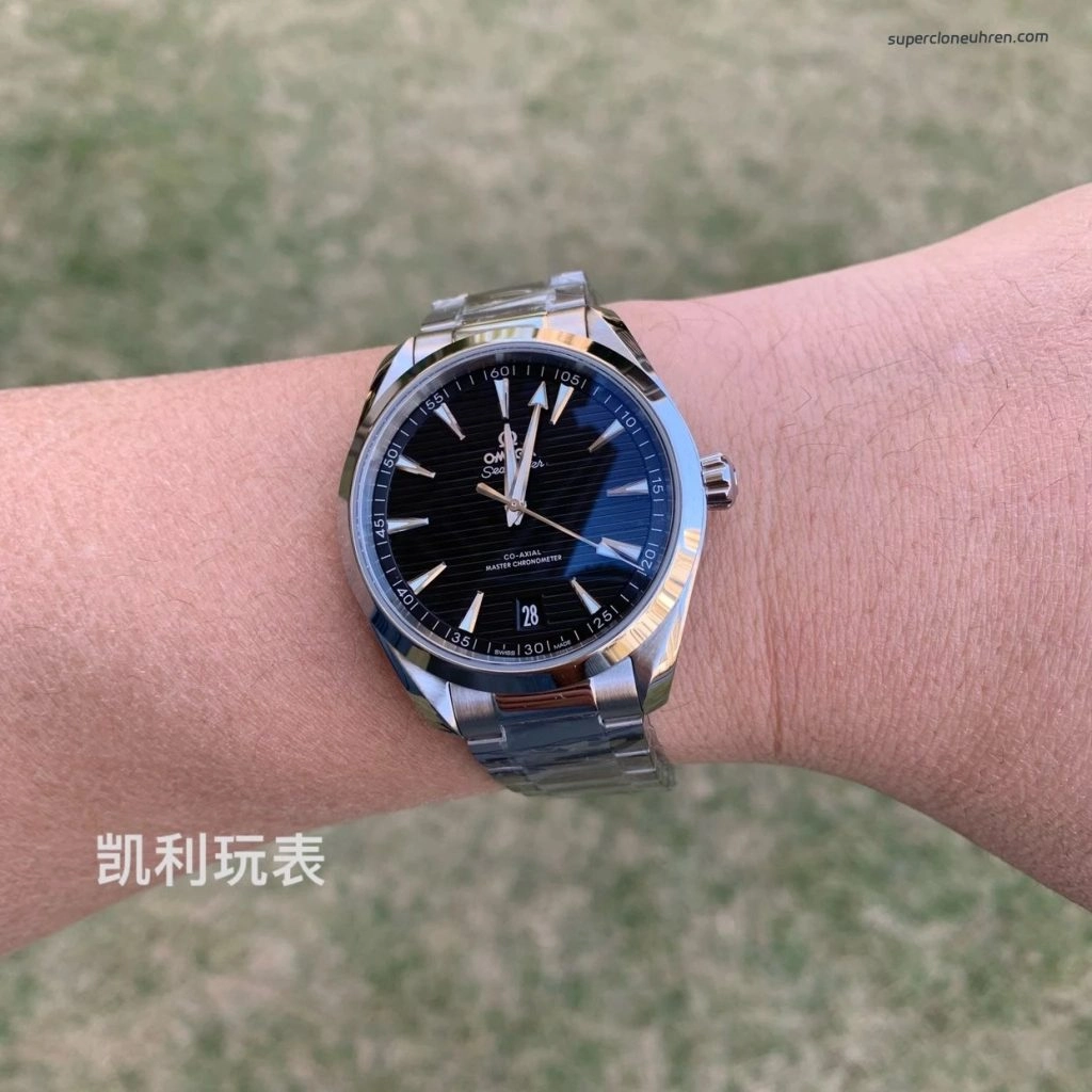 Premium Replica Uhr Omega Seamaster Aqua Terra 220.10.41.21.01.001 schwarzes Teak-Zifferblatt Edelstahlband 41 mm
