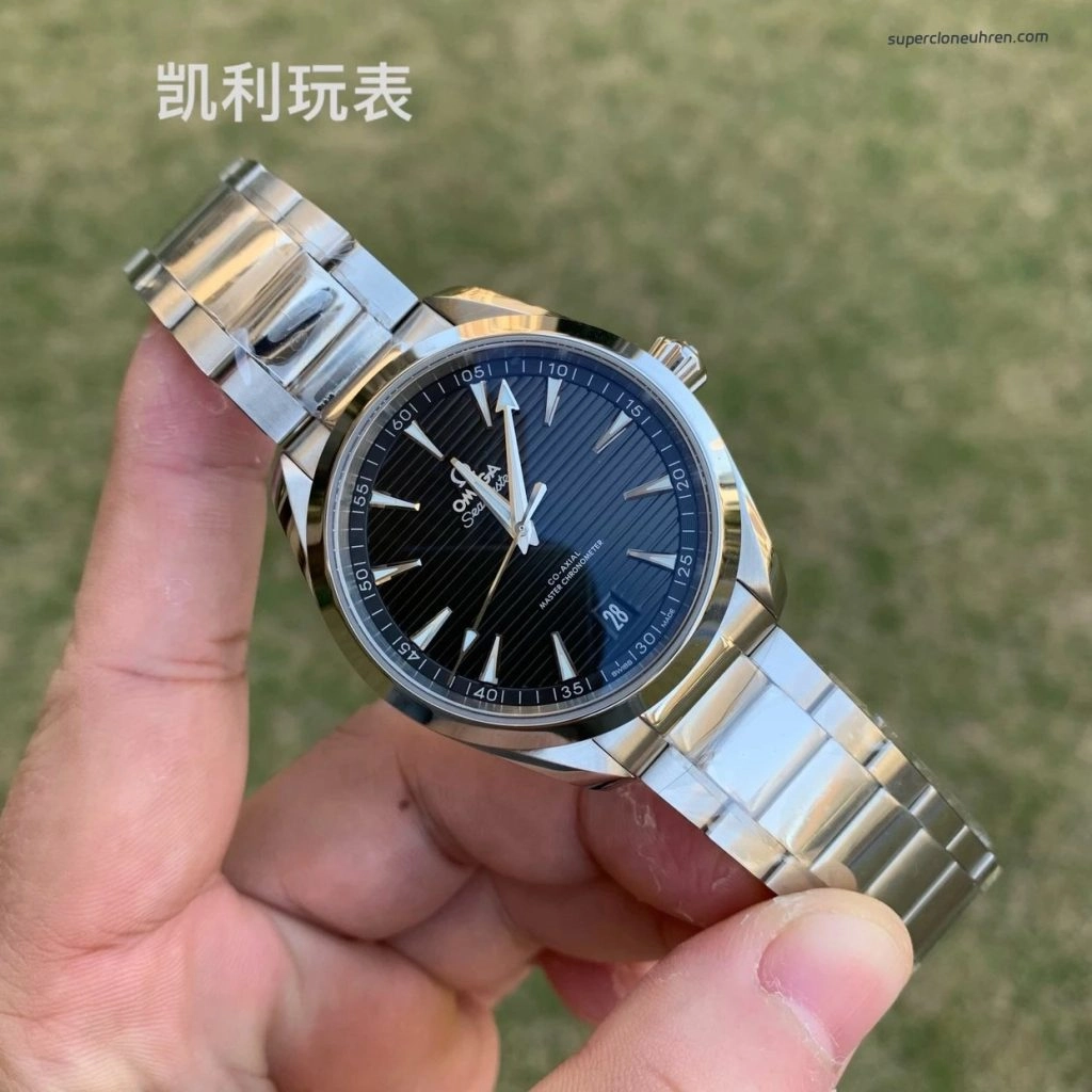 Premium Replica Uhr Omega Seamaster Aqua Terra 220.10.41.21.01.001 schwarzes Teak-Zifferblatt Edelstahlband 41 mm