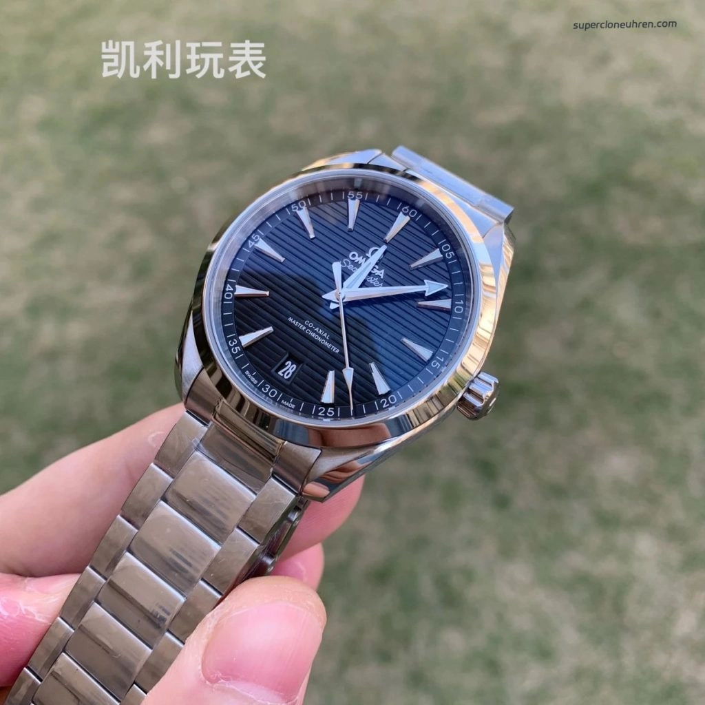 Premium Replica Uhr Omega Seamaster Aqua Terra 220.10.41.21.01.001 schwarzes Teak-Zifferblatt Edelstahlband 41 mm