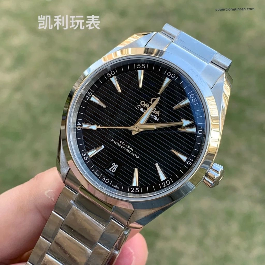 Premium Replica Uhr Omega Seamaster Aqua Terra 220.10.41.21.01.001 schwarzes Teak-Zifferblatt Edelstahlband 41 mm