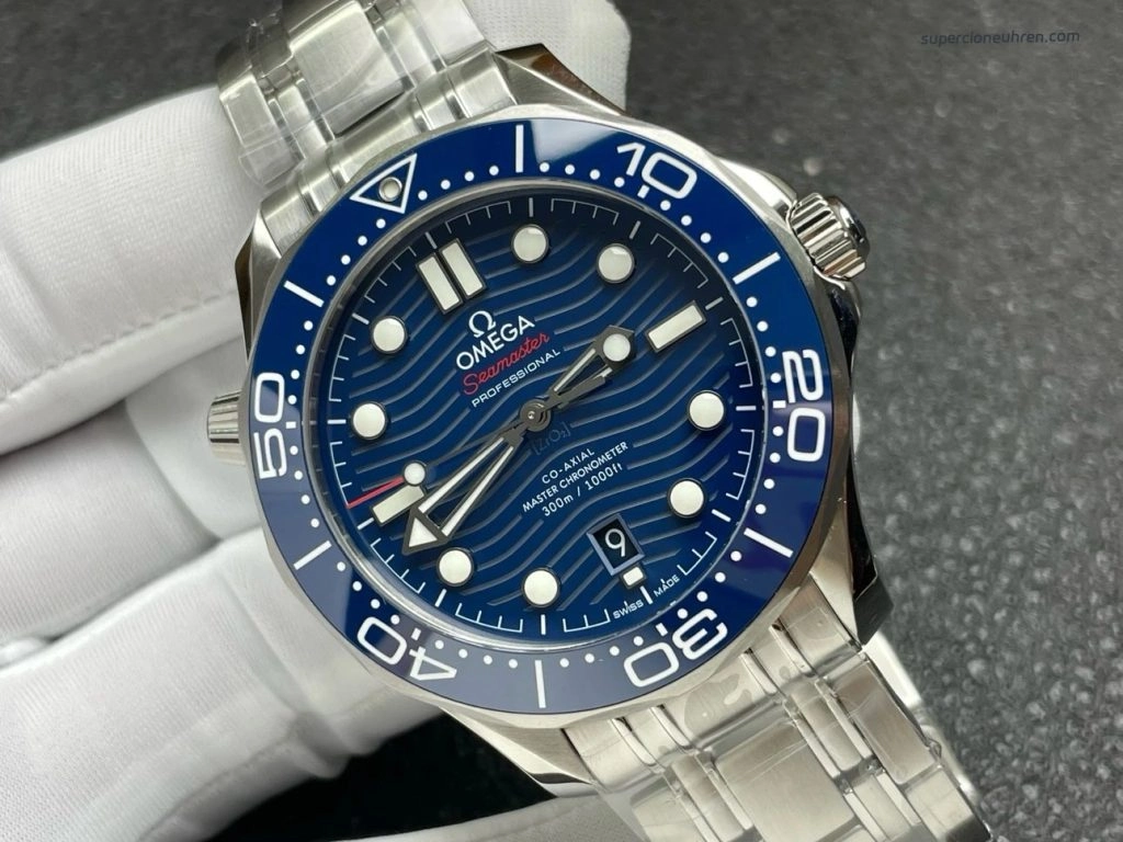 Super Clone Omega Seamaster Diver 300M 210.30.42.20.03.001 mit Stahlband 42mm