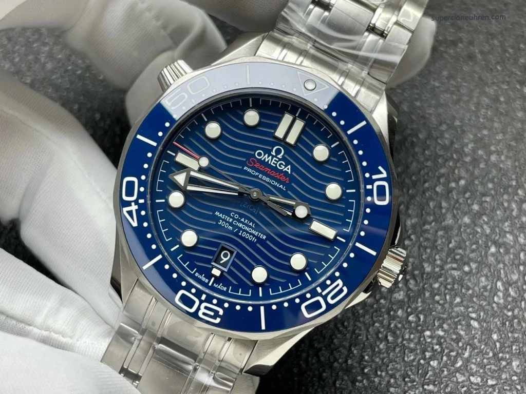 Super Clone Omega Seamaster Diver 300M 210.30.42.20.03.001 mit Stahlband 42mm