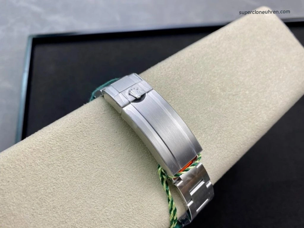 Super Clone Rolex Submariner 116610LV-0002 mit satiniertem Stahlband 40 mm