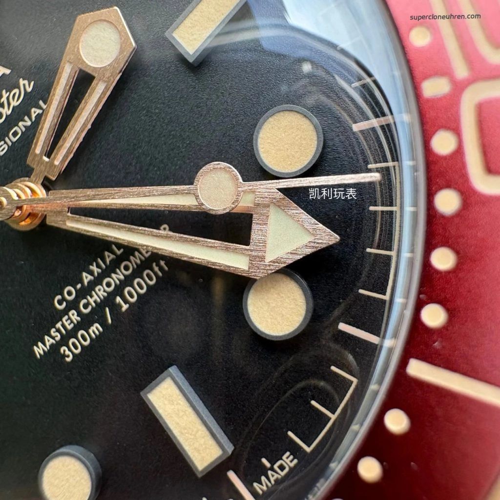 Premium Replica Uhr Omega Seamaster Diver 210.90.42.20.01.003 in Burgunderrot Bronze-Gold 42mm