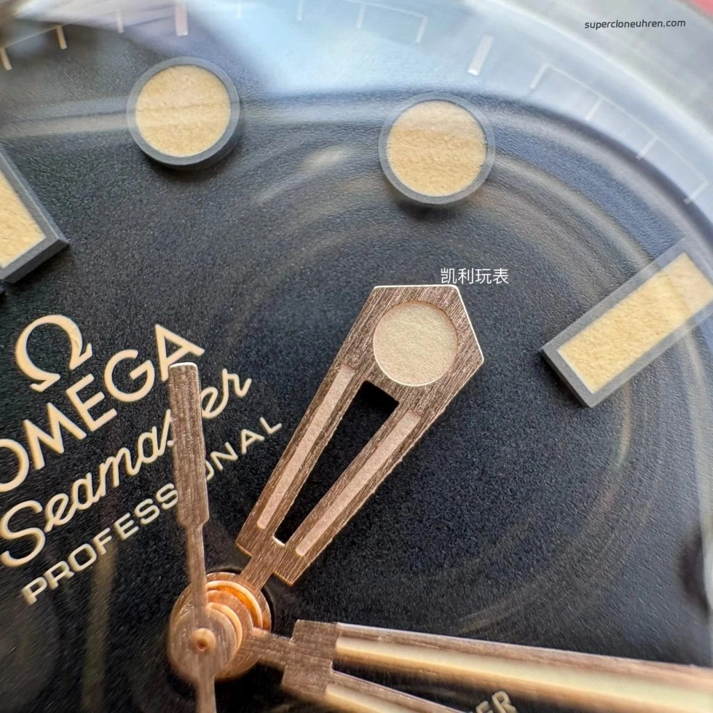 Premium Replica Uhr Omega Seamaster Diver 210.90.42.20.01.003 in Burgunderrot Bronze-Gold 42mm