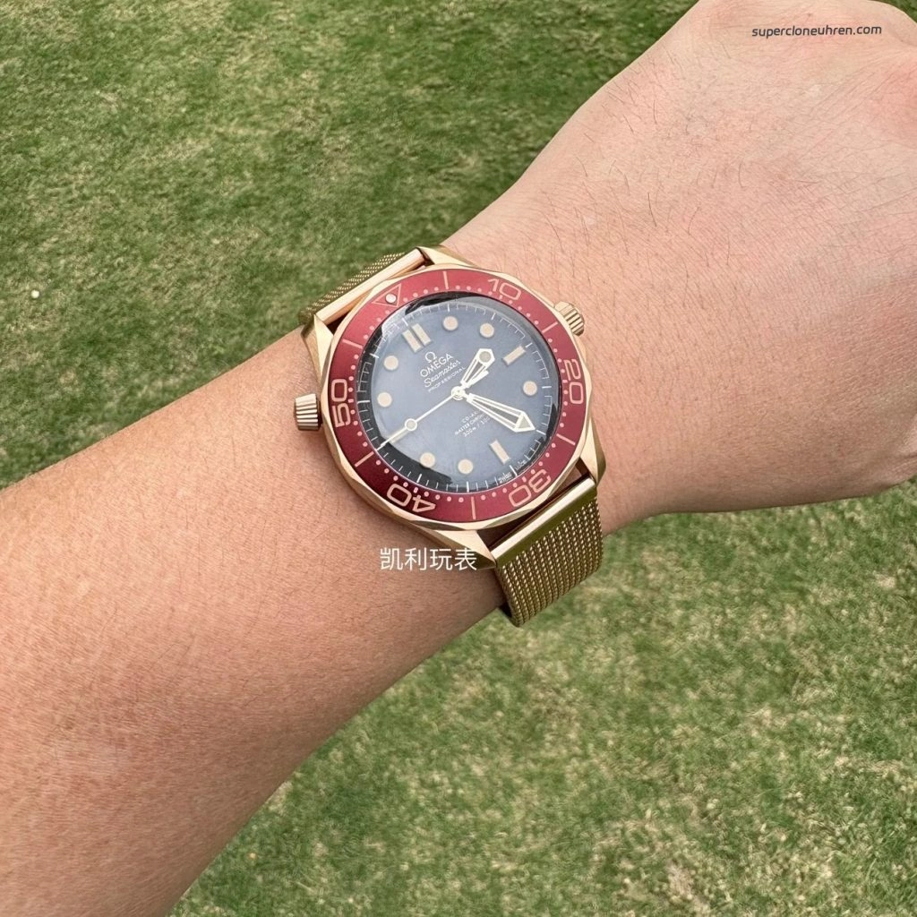 Premium Replica Uhr Omega Seamaster Diver 210.90.42.20.01.003 in Burgunderrot Bronze-Gold 42mm