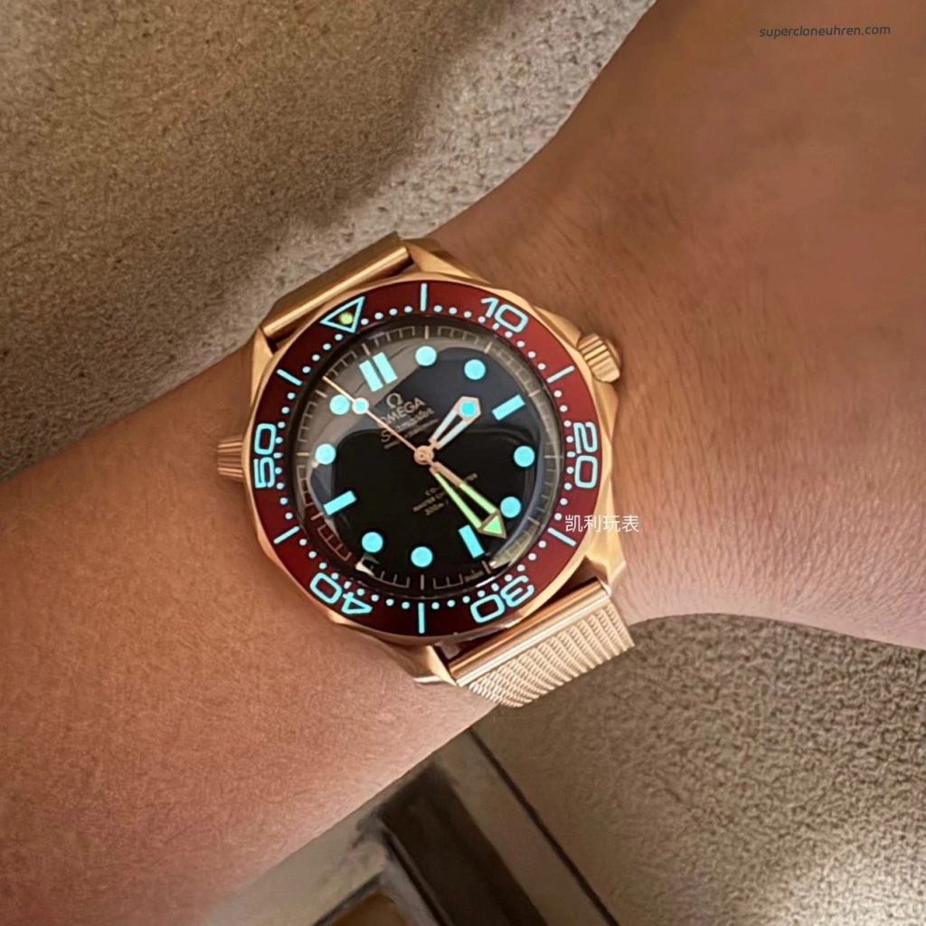 Premium Replica Uhr Omega Seamaster Diver 210.90.42.20.01.003 in Burgunderrot Bronze-Gold 42mm