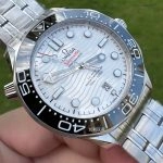 Premium Replica Uhr Omega Seamaster Diver 300M 210.32.42.20.04.001 mit weißem Zifferblatt 42 mm