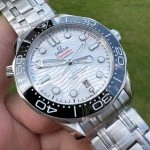 Premium Replica Uhr Omega Seamaster Diver 300M 210.32.42.20.04.001 mit weißem Zifferblatt 42 mm