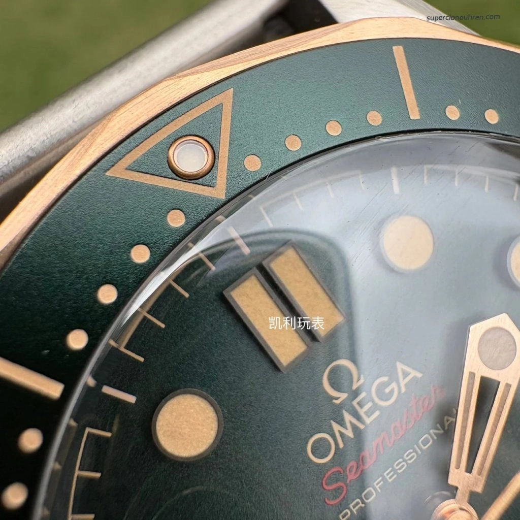 Super Clone Omega Seamaster 210.90.42.20.10.001 Bronze-Gold Titan Mesh-Armband 42 mm