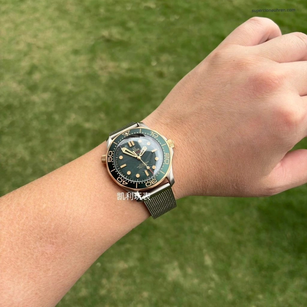 Super Clone Omega Seamaster 210.90.42.20.10.001 Bronze-Gold Titan Mesh-Armband 42 mm