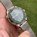 Super Clone Omega Seamaster 210.90.42.20.10.001 Bronze-Gold Titan Mesh-Armband 42 mm