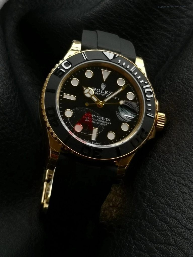 Premium Replica Uhr Rolex Yacht-Master M226658-0001 Schwarz-Gold Kautschukband 42 mm
