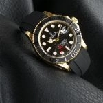 Premium Replica Uhr Rolex Yacht-Master M226658-0001 Schwarz-Gold Kautschukband 42 mm