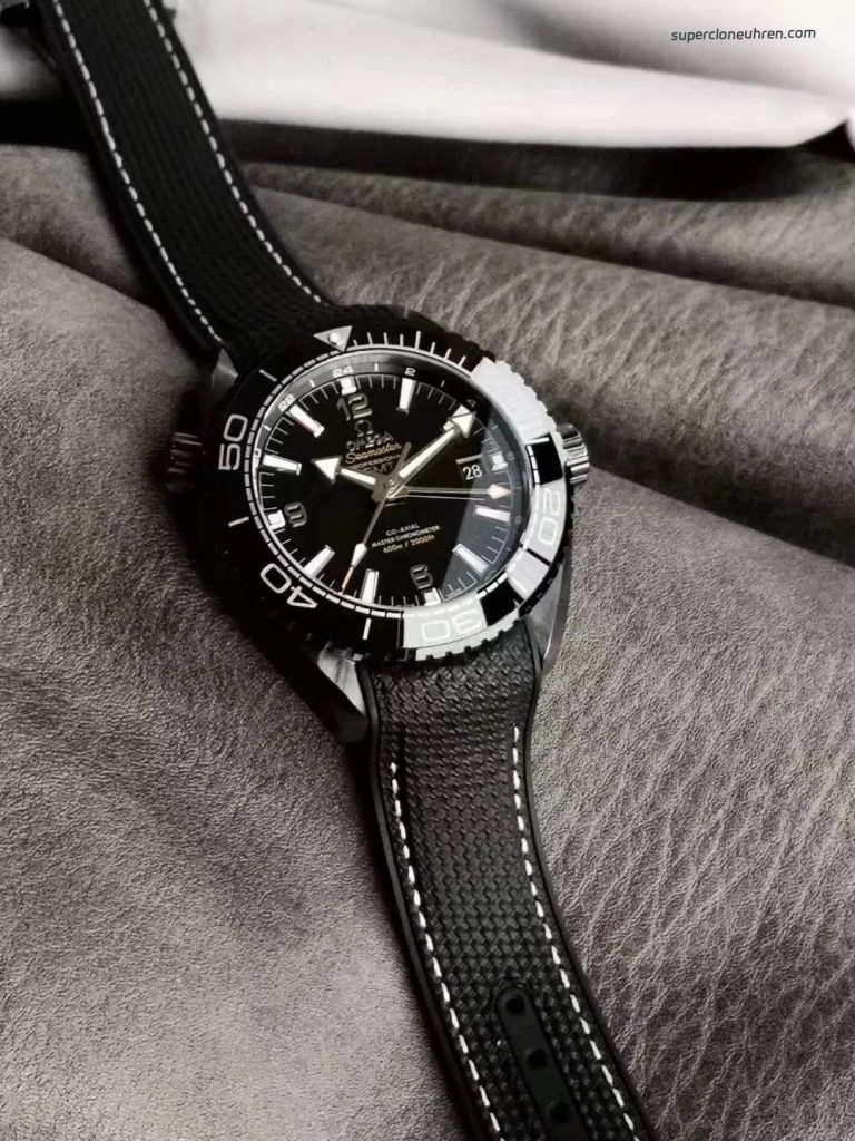 Super Clone Omega Seamaster Planet Ocean 215.92.46.22.01.001 schwarze Keramik 45,5mm