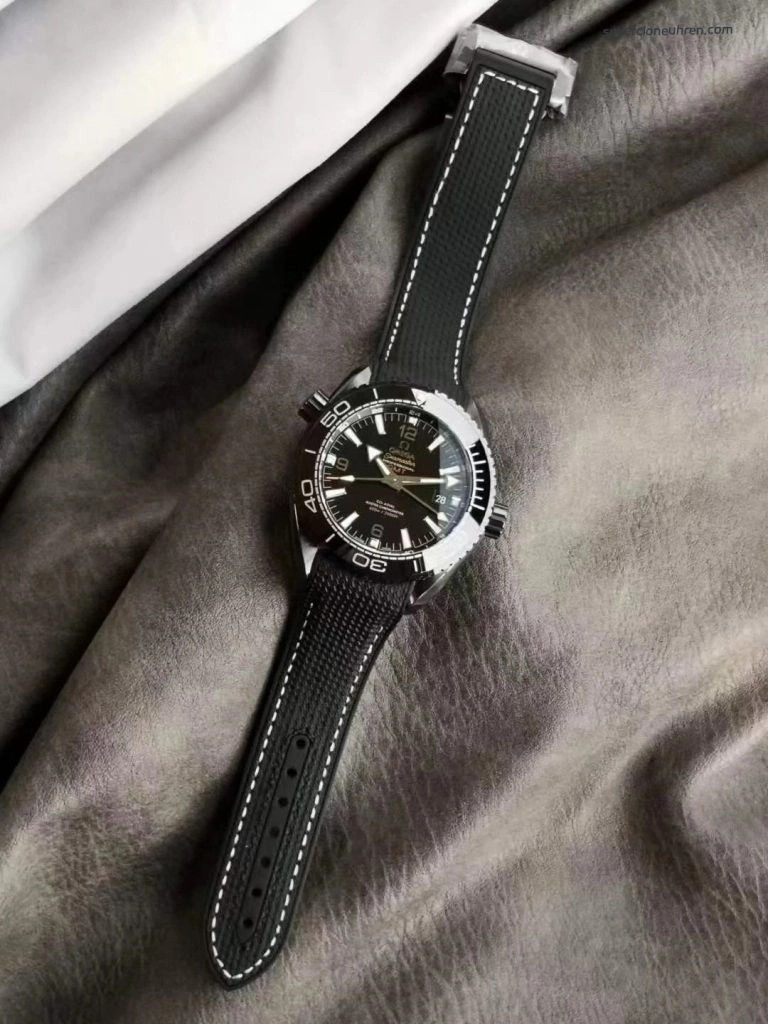 Super Clone Omega Seamaster Planet Ocean 215.92.46.22.01.001 schwarze Keramik 45,5mm