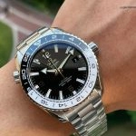 Premium Replica Uhr Omega Seamaster Planet Ocean 215.30.44.22.01.001 schwarz-weisse Keramiklünette 43,5 mm