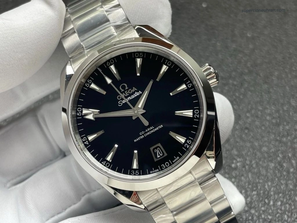 Premium Replica Uhr Omega Seamaster Aqua Terra 220.10.41.21.01.002 mit schwarzem Zifferblatt 41mm