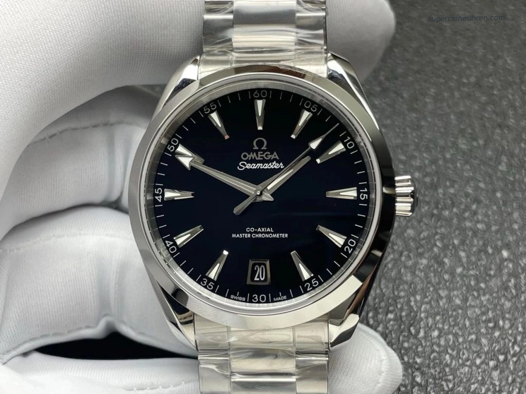 Premium Replica Uhr Omega Seamaster Aqua Terra 220.10.41.21.01.002 mit schwarzem Zifferblatt 41mm