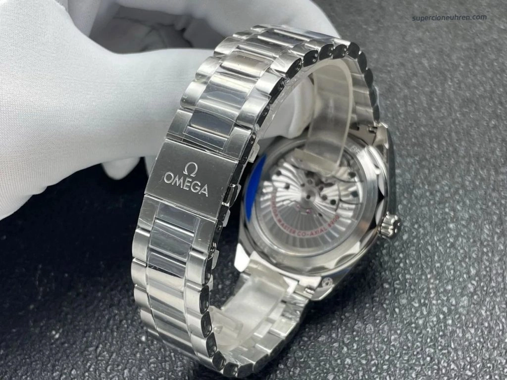 Premium Replica Uhr Omega Seamaster Aqua Terra 220.10.41.21.01.002 mit schwarzem Zifferblatt 41mm