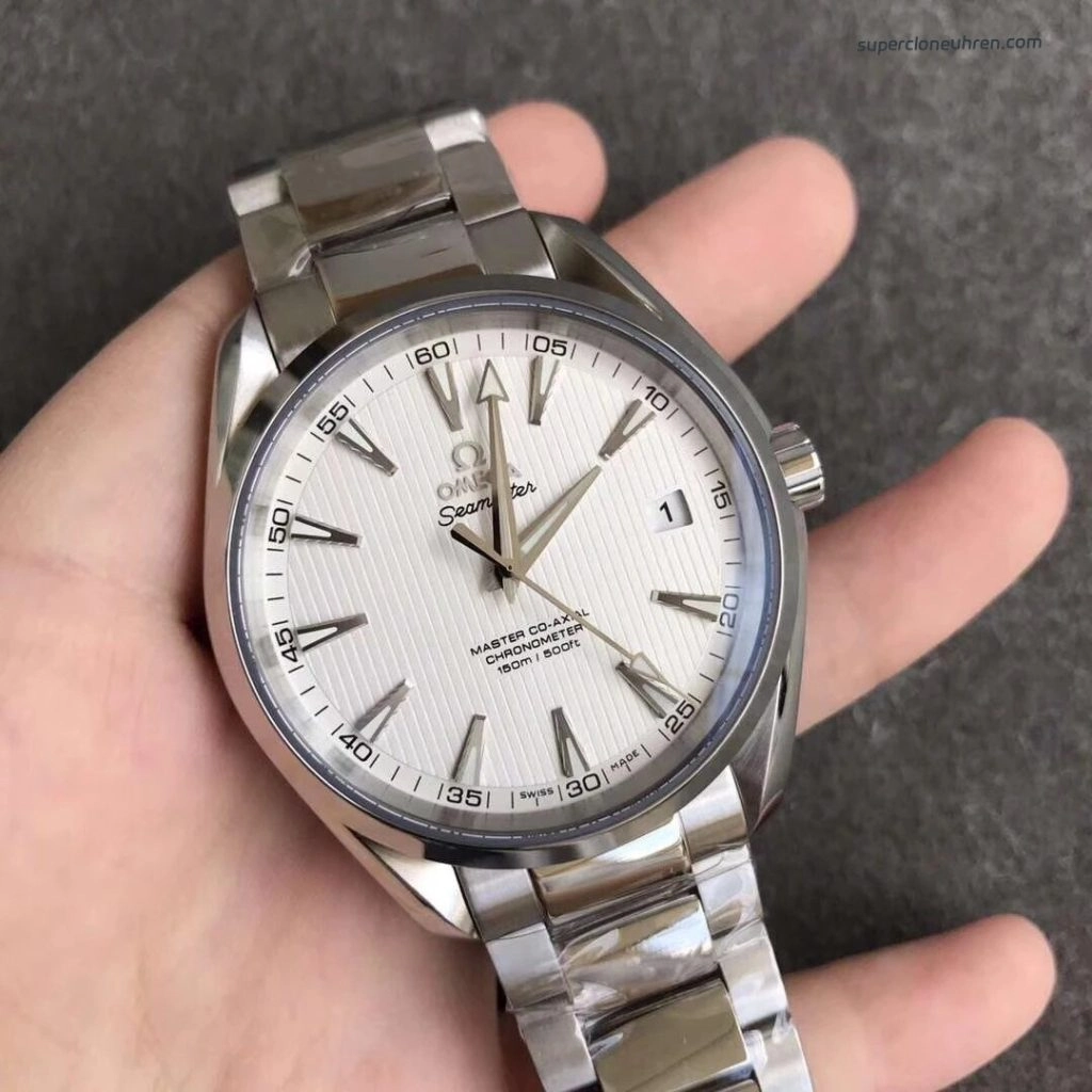 Premium Replica Uhr Omega Seamaster 231.10.42.21.02.001 mit weißem Zifferblatt und Edelstahlband 41,5mm