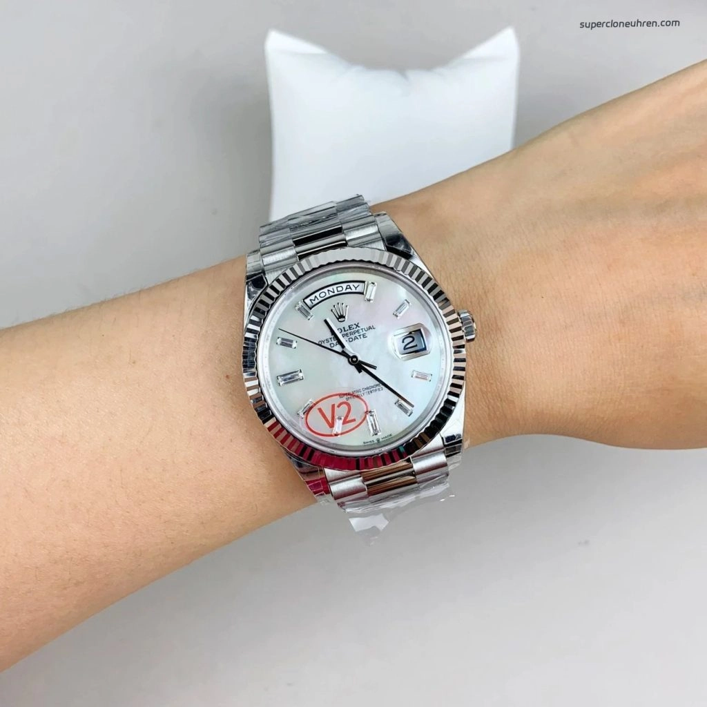 Super Clone Rolex Day-Date 228239-0078 Perlmutt-Zifferblatt mit Diamantbesatz 40mm