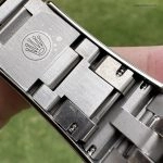 Premium Replica Uhr Rolex Sea-Dweller 126600 Edelstahl mit rotem Schriftzug 43mm