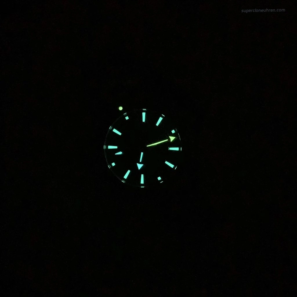 Premium Replica Uhr Omega Seamaster Planet Ocean 215.30.44.21.01.002 mit orangefarbener Lünette 43,5 mm
