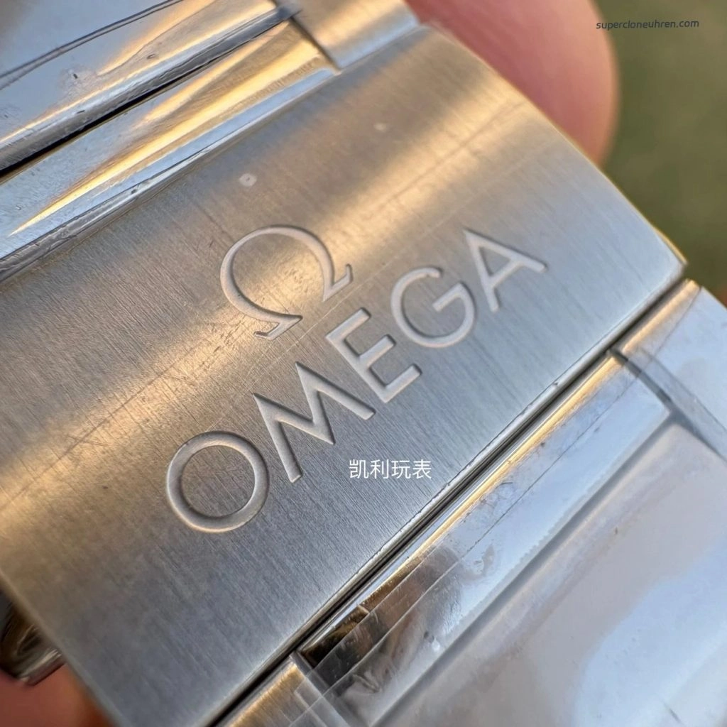 Super Clone Omega Seamaster Aqua Terra Worldtimer 220.10.43.22.03.002 Eisblaues Zifferblatt 43mm