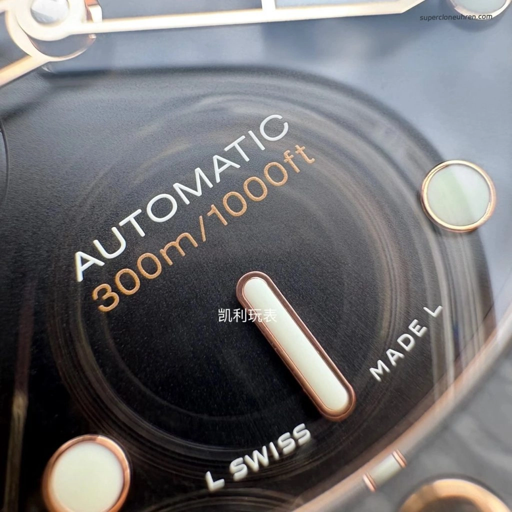 Super Clone Panerai Submersible PAM01070 Roségold mit Carbon-Lünette 44 mm