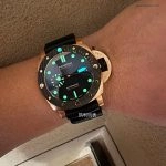 Super Clone Panerai Submersible PAM01070 Roségold mit Carbon-Lünette 44 mm