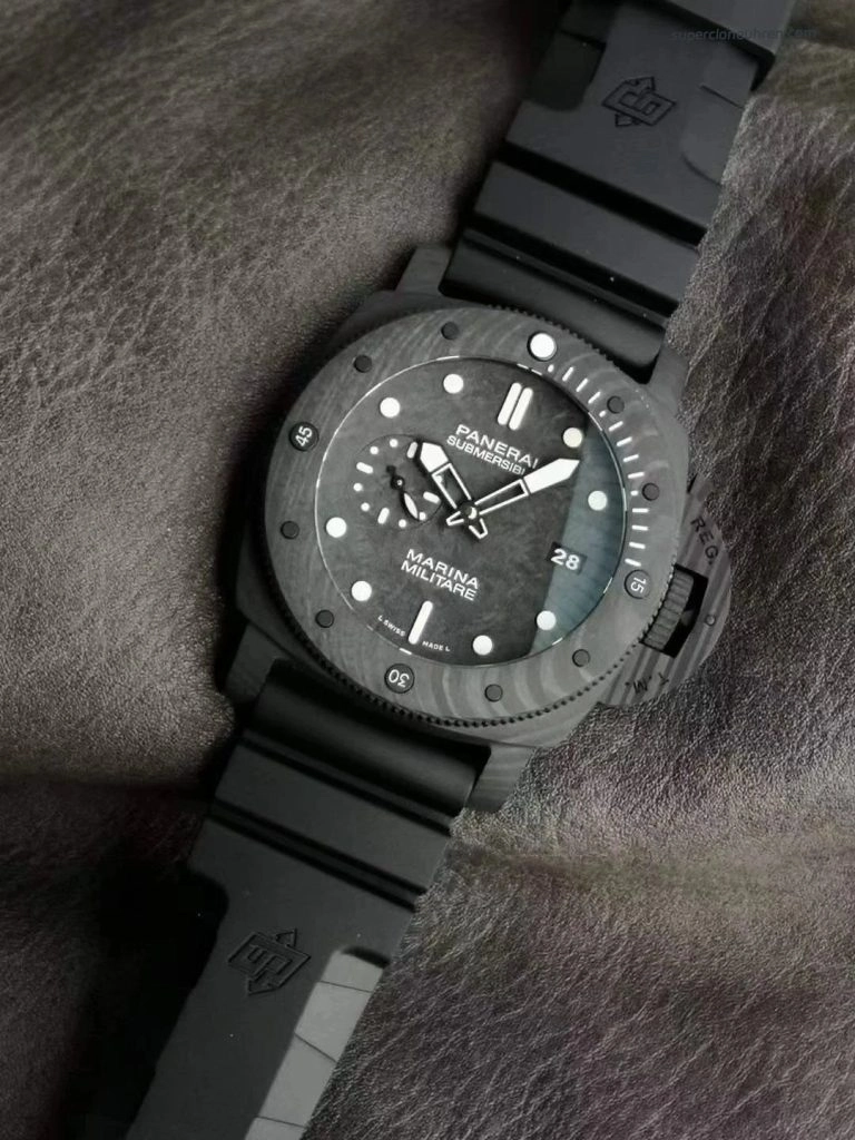 Premium Replica Uhr Panerai Submersible PAM00979 Carbon-Keramik 47mm