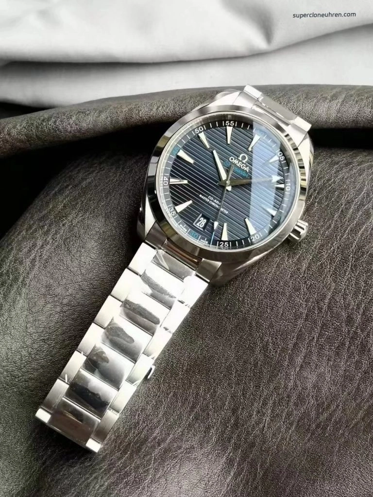 Premium Replica Uhr Omega Seamaster 220.10.41.21.03.001 blaues Teak-Zifferblatt 41mm
