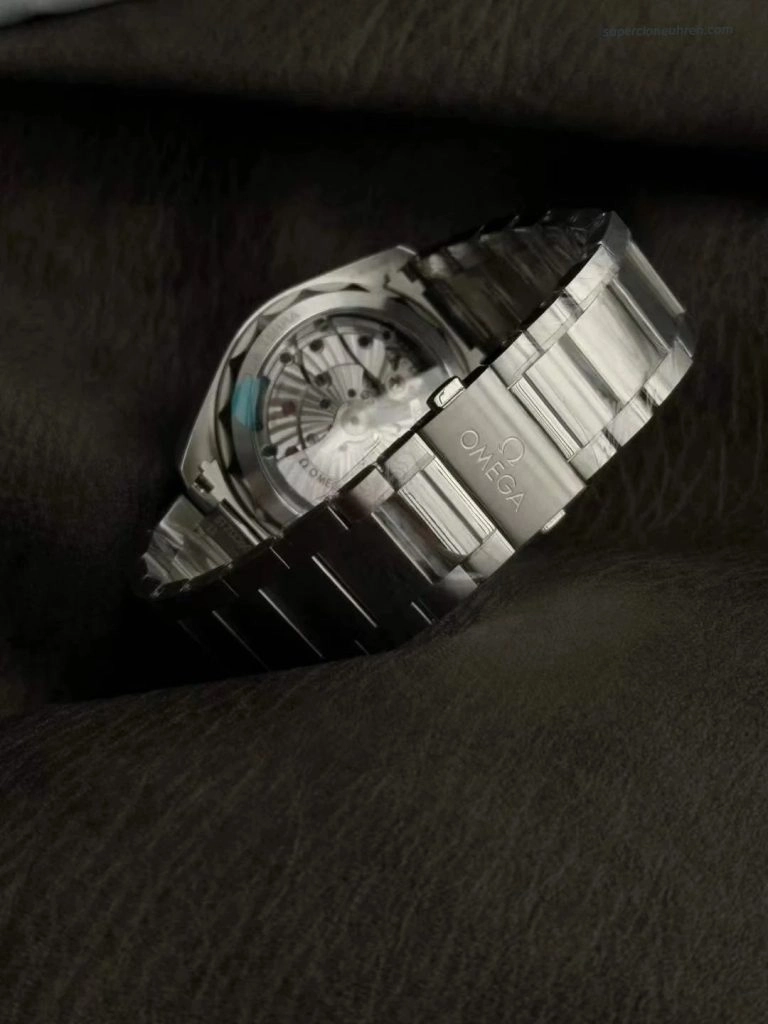 Premium Replica Uhr Omega Seamaster 220.10.41.21.03.001 blaues Teak-Zifferblatt 41mm
