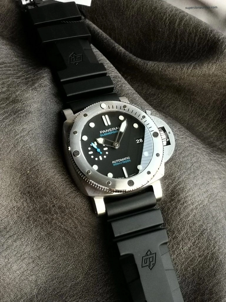 1:1 Super Clone Uhr Panerai Submersible PAM01229 mit blauem Sekundenzeiger Edelstahl 44mm