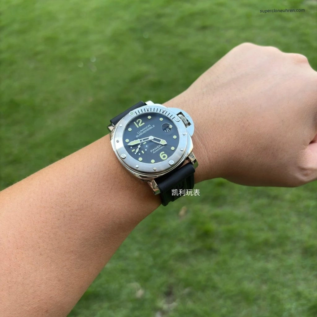 Premium Replica Uhr Panerai Submersible PAM01024 mattes Edelstahlgehäuse 44mm