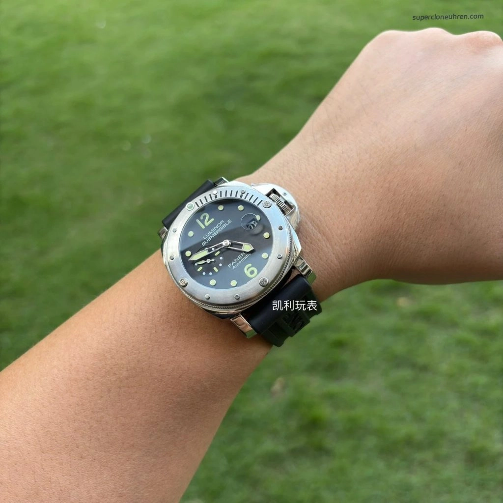 Premium Replica Uhr Panerai Submersible PAM01024 mattes Edelstahlgehäuse 44mm