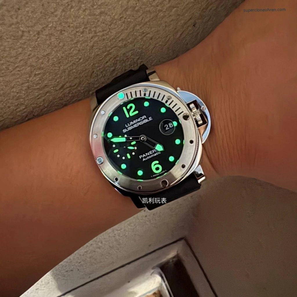 Premium Replica Uhr Panerai Submersible PAM01024 mattes Edelstahlgehäuse 44mm