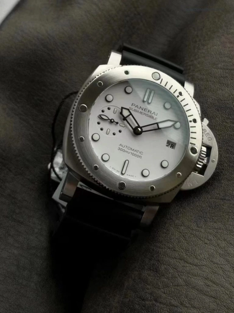 Premium Replica Uhr Panerai Submersible PAM02223 aus mattiertem Edelstahl 42 mm