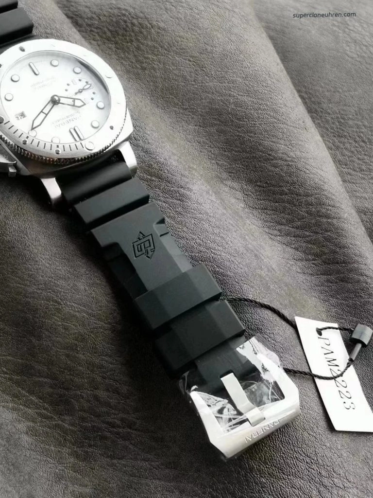 Premium Replica Uhr Panerai Submersible PAM02223 aus mattiertem Edelstahl 42 mm