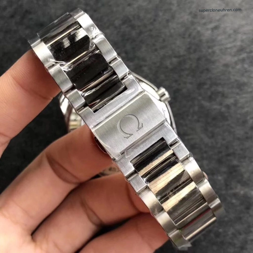 Premium Replica Uhr Omega Seamaster 231.10.42.21.02.005 silbernes Zifferblatt mit goldfarbenem Sekundenzeiger 41,5 mm