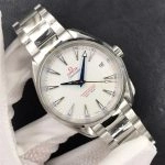 Premium Replica Uhr Omega Seamaster Aqua Terra 231.10.42.21.02.004 weißes Zifferblatt mit goldfarbenem Sekundenzeiger 41,5 mm