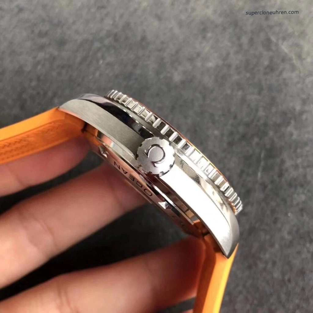 Super Clone Omega Seamaster Planet Ocean 232.32.42.21.01.001 mit orangefarbener Lünette 42 mm