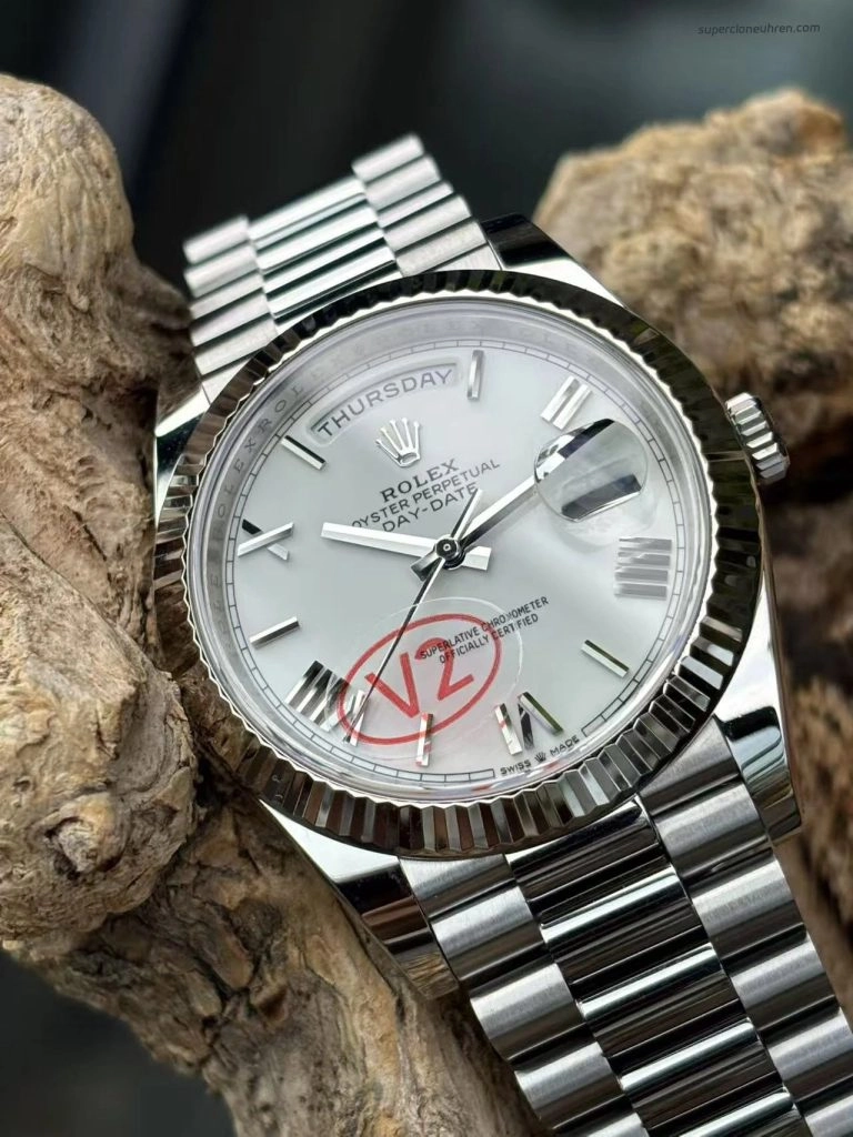 Premium Replica Uhr Rolex Day-Date m228236-0010 weißes Zifferblatt mit römischen Ziffern 40mm