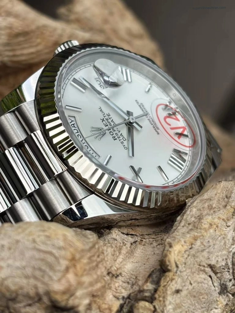 Premium Replica Uhr Rolex Day-Date m228236-0010 weißes Zifferblatt mit römischen Ziffern 40mm