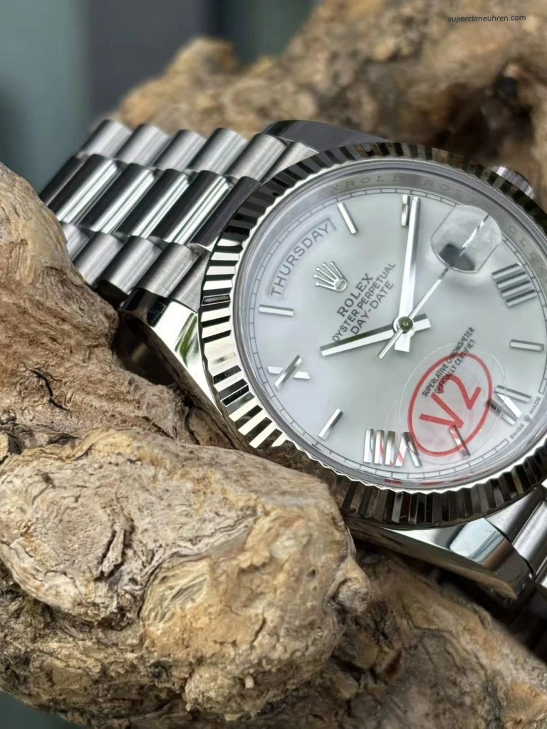 Premium Replica Uhr Rolex Day-Date m228236-0010 weißes Zifferblatt mit römischen Ziffern 40mm